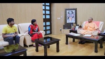 Lucknow resident Akhilesh Singh Chauhan’s wife Sheela Singh Chauhan and son Suraj Chauhan met CM Yogi Adityanath at his official residence in Lucknow on March 22. (Sourced)