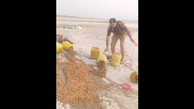 Regular raids are being conducted at hotspots of illicit liquor trade in the district. (HT Photo) Regular raids are being conducted at hotspots of illicit liquor trade in the district. (HT Photo)