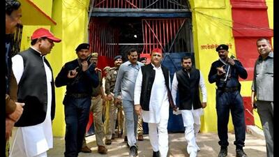 Samajwadi Party (SP) president Akhilesh Yadav met party leader Azam Khan in Sitapur jail on Friday. (Sourced)