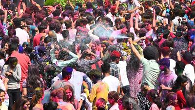 Students celebrating Holi during an event organised at Student Centre at Panjab University Chandigarh. (Keshav Singh/HT) Students celebrating Holi during an event organised at Student Centre at Panjab University Chandigarh. (Keshav Singh/HT)