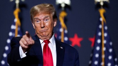 FILE PHOTO: Republican presidential candidate and former U.S. President Donald Trump gestures at a campaign event ahead of the Republican presidential primary election in North Charleston, South Carolina, U.S. February 14, 2024. REUTERS/Sam Wolfe/File Photo (REUTERS)