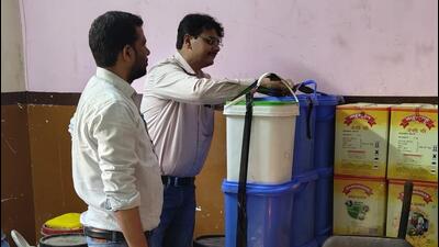 The inspection activities are to be intensified in the district to crackdown on erring shopkeepers to ensure people don’t get sub-standard food during this festive time of Holi. (HT Photo) The inspection activities are to be intensified in the district to crackdown on erring shopkeepers to ensure people don’t get sub-standard food during this festive time of Holi. (HT Photo)
