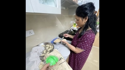 The picture was taken by the Bengaluru man after Blinkit's speedy delivery. (X/@SinAyByCosAy) The picture was taken by the Bengaluru man after Blinkit's speedy delivery. (X/@SinAyByCosAy)