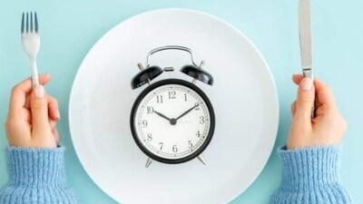 A recent study has pointed out the eating pattern can be detrimental to your heart health and people who eat within the 8-hour framework are at 91 per cent greater chance of dying from cardiovascular disease (istockphoto) A recent study has pointed out the eating pattern can be detrimental to your heart health and people who eat within the 8-hour framework are at 91 per cent greater chance of dying from cardiovascular disease (istockphoto)