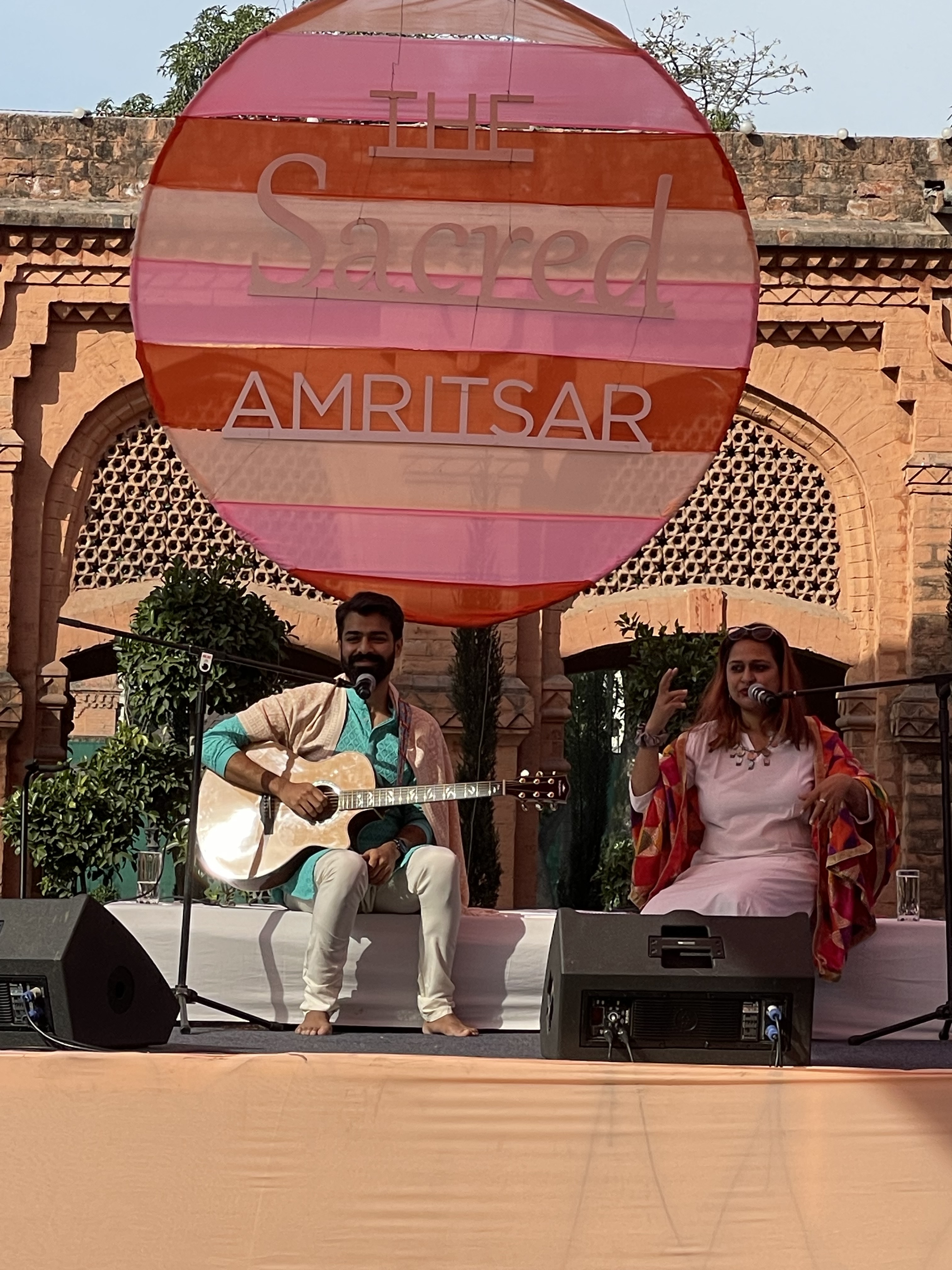 Saumya Kulshreshtha with Harish Budhwani reciting Amrita Pritam’s ‘Main Tainu Phir Milangi’ that she wrote for her partner Imroz. (Shireen Quadri) Saumya Kulshreshtha with Harish Budhwani reciting Amrita Pritam’s ‘Main Tainu Phir Milangi’ that she wrote for her partner Imroz. (Shireen Quadri)