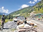 FILE PHOTO: India's Border Security Force (BSF) soldiers stand guard at a checkpoint along a highway leading to Ladakh, at Gagangeer in Kashmir's Ganderbal district June 17, 2020. REUTERS/Danish Ismail/File Photo (REUTERS)