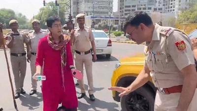 Delhi minister Saurabh Bharadwaj claimed that the vehicle in which Atishi was going home was stopped by the police.