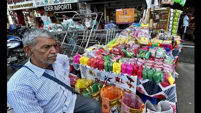 Business owners in Chandigarh are pinning hope on a bonanza weekend. (HT) Business owners in Chandigarh are pinning hope on a bonanza weekend. (HT)