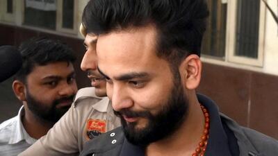 Five days after being arrested in the snake venom case, Yadav was granted bail by the Gautam Budh Nagar district courts on Friday on furnishing two sureties of ₹50,000 each. (Parveen Kumar/HT Photo) Five days after being arrested in the snake venom case, Yadav was granted bail by the Gautam Budh Nagar district courts on Friday on furnishing two sureties of ₹50,000 each. (Parveen Kumar/HT Photo)