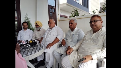 Gogi further said that there seem to be two policies in the country to probe excise scams, one for the opposition-ruled states and other for the BJP (HT File) Gogi further said that there seem to be two policies in the country to probe excise scams, one for the opposition-ruled states and other for the BJP (HT File)