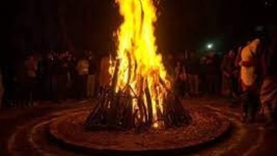 The origin of the ritual of Holika Dahan goes back to the mythological tale of father and Hiranyakashipu and Prahlada. The origin of the ritual of Holika Dahan goes back to the mythological tale of father and Hiranyakashipu and Prahlada.