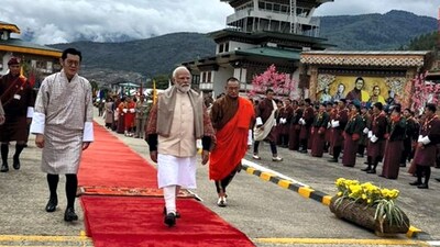 Prime Minister Narendra Modi being seen off Bhutan's King Jigme Khesar Namgyel Wangchuck and Prime Minister Tshering Tobgay as he concludes his two-day state visit. (PTI) Prime Minister Narendra Modi being seen off Bhutan's King Jigme Khesar Namgyel Wangchuck and Prime Minister Tshering Tobgay as he concludes his two-day state visit. (PTI)