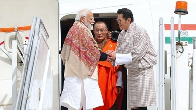 PM Narendra Modi being seen off Bhutan's King Jigme Khesar Namgyel Wangchuck and Prime Minister Tshering Tobgay as he concludes his two-day state visit, in Thimphu. (PTI) PM Narendra Modi being seen off Bhutan's King Jigme Khesar Namgyel Wangchuck and Prime Minister Tshering Tobgay as he concludes his two-day state visit, in Thimphu. (PTI)