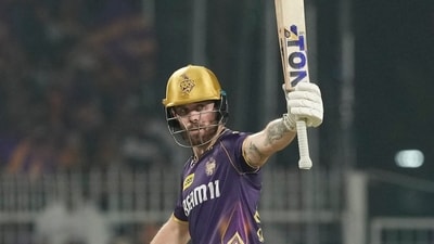SRH captain Pat Cummins won the toss and chose to bowl first. Phil Salt got Kolkata Knight Riders off to a sensational start and then the Andre Russell show rolled into town. Salt got the hosts off to a flier with a hat-trick of sixes in the second over. Salt went on to score a half-century while standing by as KKR's top order fell apart. He scored 54 in 40 balls.&nbsp; (PTI)