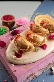 Rangeeli gujiya up for grabs Rangeeli gujiya up for grabs