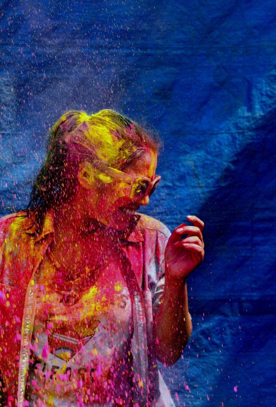 holi_img