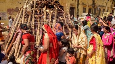 This year the first day of Holi will be observed on Sunday, March 24, 2024 and the Holika Dahan rituals will be observed a little late in the night. (PTI Photo) (PTI) This year the first day of Holi will be observed on Sunday, March 24, 2024 and the Holika Dahan rituals will be observed a little late in the night. (PTI Photo) (PTI)