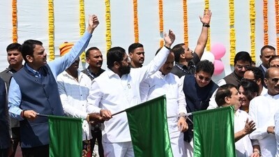 Mumbai, India. Mar 11,2024: Worli to Marine Drive 9.5 kilometres of the 10.58-kilometre Dharmveer Swarajya Rakshak Chhatrapati Sambhaji Maharaj Road (Coastal Road) inaugurated by Maharashtra Chief minister Eknath Shinde along with deputy chief ministers Devendra Fadnavis and Ajit Pawar in Mumbai. coastal road will be opened to traffic for the public on Tuesday morning. Mar 11,2024.(Photo by Raju Shinde/HT Photo) Mumbai, India. Mar 11,2024: Worli to Marine Drive 9.5 kilometres of the 10.58-kilometre Dharmveer Swarajya Rakshak Chhatrapati Sambhaji Maharaj Road (Coastal Road) inaugurated by Maharashtra Chief minister Eknath Shinde along with deputy chief ministers Devendra Fadnavis and Ajit Pawar in Mumbai. coastal road will be opened to traffic for the public on Tuesday morning. Mar 11,2024.(Photo by Raju Shinde/HT Photo)