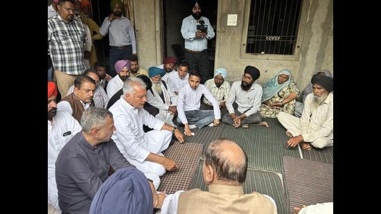 Punjab BJP chief Sunil Jakhar on Sunday said chief minister Bhagwant Mann and excise and taxation Harpal Cheema have lost the moral authority to remain in office.