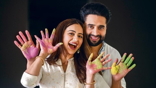 Actor Rakul Preet Singh and producer Jackky Bhagnani pose exclusively for HT City on the occasion of Holi. (Satish Bate/ HT)