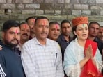 A viral video showed Kangana Ranaut meeting with the local BJP leaders.
