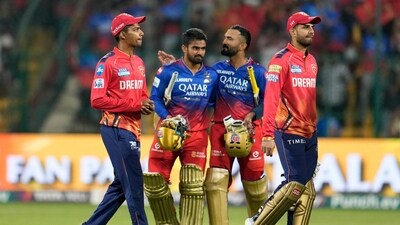 The pair ended up seeing the hosts through to the end. Karthik hit the winning runs with a four, finishing unbeaten on 28 off 10 balls while Lomror scored 16 in eight balls. (AP) The pair ended up seeing the hosts through to the end. Karthik hit the winning runs with a four, finishing unbeaten on 28 off 10 balls while Lomror scored 16 in eight balls. (AP)