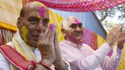 Defence minister Rajnath Singh was seen celebrating the festival with much fervour on Monday. While celebrating Holi with Army jawans in Leh, Rajnath Singh lauded them for protecting the country from enemies while braving extreme weather conditions. (PTI) Defence minister Rajnath Singh was seen celebrating the festival with much fervour on Monday. While celebrating Holi with Army jawans in Leh, Rajnath Singh lauded them for protecting the country from enemies while braving extreme weather conditions. (PTI)