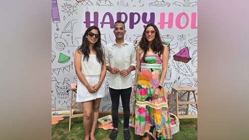 Isha Ambani and Shloka Mehta pose during Holi celebrations. (Instagram) Isha Ambani and Shloka Mehta pose during Holi celebrations. (Instagram)