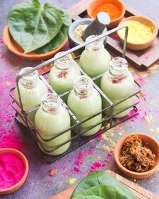 Chilled bottles of paan thandai frappes (Namisha Bhandari) Chilled bottles of paan thandai frappes (Namisha Bhandari)