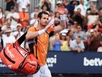 Andy Murray waves to the crowd after losing in three sets against Tomas Machac in the Miami Open