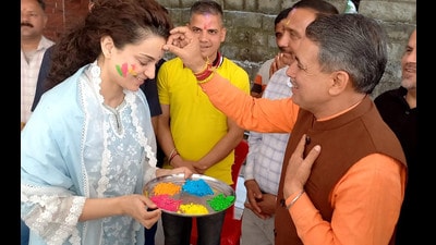Bollywood actor Kangana Ranaut, who is a Bharatiya Janata Party (BJP) candidate for the upcoming Lok Sabha elections, stated that Mandi is her birthplace. (Birbal Sharma/HT) Bollywood actor Kangana Ranaut, who is a Bharatiya Janata Party (BJP) candidate for the upcoming Lok Sabha elections, stated that Mandi is her birthplace. (Birbal Sharma/HT)