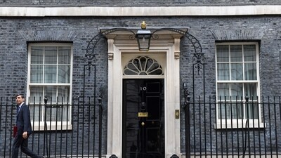 Rishi Sunak, UK prime minister, departs 10 Downing Street to attend a questions and answers session in parliament in London, UK, on Wednesday, March 20, 2024. Sunak is hoping the Bank of England can begin cutting interest rates soon enough for voter to feel the relief before his Conservatives face Keir Starmer's resurgent Labour Party in an election expected in the second half of the year. (Chris J. Ratcliffe/Bloomberg) Rishi Sunak, UK prime minister, departs 10 Downing Street to attend a questions and answers session in parliament in London, UK, on Wednesday, March 20, 2024. Sunak is hoping the Bank of England can begin cutting interest rates soon enough for voter to feel the relief before his Conservatives face Keir Starmer's resurgent Labour Party in an election expected in the second half of the year. (Chris J. Ratcliffe/Bloomberg)
