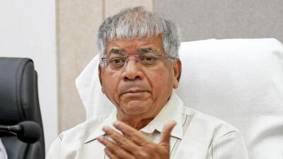 Nagpur, Mar 01 (ANI): Vanchit Bahujan Aghadi (VBA) President Prakash Ambedkar addresses a press conference, in Nagpur on Friday. (ANI Photo) (Snehal Sontakke) Nagpur, Mar 01 (ANI): Vanchit Bahujan Aghadi (VBA) President Prakash Ambedkar addresses a press conference, in Nagpur on Friday. (ANI Photo) (Snehal Sontakke)