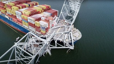 After the Indian crew's mayday signal, a dispatcher issued a warning over the radio, stating that a huge cargo ship had lost its steering capabilities and was moving toward the Francis Scott Key Bridge. (AFP) After the Indian crew's mayday signal, a dispatcher issued a warning over the radio, stating that a huge cargo ship had lost its steering capabilities and was moving toward the Francis Scott Key Bridge. (AFP)