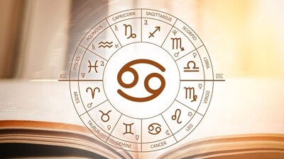 Cancer Daily Horoscope for March 28, 2024. Pay attention to health today.