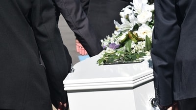 On the day of his brother's funeral, Jian Zhong Li sneaked up to his brother's coffin and cut a portion of his ear. (Pixabay) On the day of his brother's funeral, Jian Zhong Li sneaked up to his brother's coffin and cut a portion of his ear. (Pixabay)
