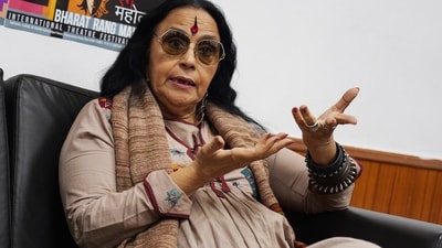 Ila Arun on Choli Ke Peeche remake