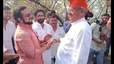 In 2019 too, Kolhe and Adhalrao faced each other in the electoral race with the former contesting on watch as symbol and the latter on Shiv Sena nomination with bow and arrow as symbol. (Video grab) In 2019 too, Kolhe and Adhalrao faced each other in the electoral race with the former contesting on watch as symbol and the latter on Shiv Sena nomination with bow and arrow as symbol. (Video grab)