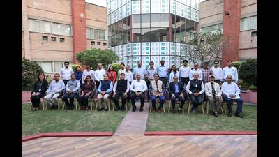 Members of the ISARC Coordination Committee with IRRI interim director general Ajay Kohli at ISARC, Varanasi (HT Photo)