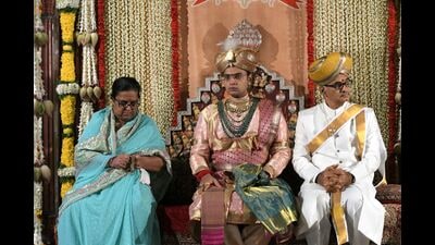 Yaduveer Krishnadatta Chamaraja Wadiyar, a prominent member of the Mysuru royal family, has stepped into the political fray for the first time since the defeat of Srikantadatta Narasimharaja Wadiyar, a seasoned four-time MP, in 2004. (File photo) Yaduveer Krishnadatta Chamaraja Wadiyar, a prominent member of the Mysuru royal family, has stepped into the political fray for the first time since the defeat of Srikantadatta Narasimharaja Wadiyar, a seasoned four-time MP, in 2004. (File photo)