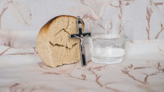 Traditional Foods: In some cultures, specific foods are associated with Good Friday. Hot cross buns, a spiced sweet bun with a cross on top, are a popular treat symbolizing the crucifixion. Fish dishes are also common due to the tradition of abstaining from meat.&nbsp;(Unsplash)