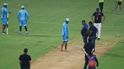 LSG Captain K.L Rahul Inspection the pitch during practice session a day before the IPL match between PBKS vs LSG at Atal Bihari Bajpayee Ekana Cricket stadium in Lucknow, Uttar Pradesh India on Friday, March 29, 2024 (Deepak Gupta/Hindustan Times)