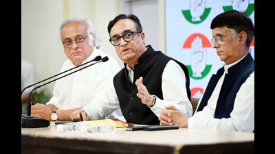 Congress leaders Ajay Maken, Jairam Ramesh and Pawan Khera at a press conference on Friday. (Ajay Aggarwal/HT Photo) Congress leaders Ajay Maken, Jairam Ramesh and Pawan Khera at a press conference on Friday. (Ajay Aggarwal/HT Photo)