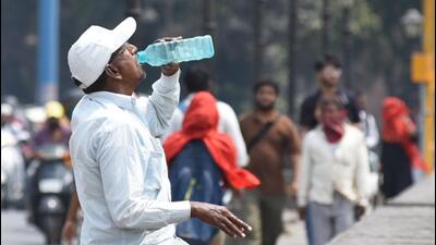 In areas like Koregaon Park and Wadgaon Sheri, the temperature was recorded between 26 and 27 degrees Celsius. (HT PHOTO) In areas like Koregaon Park and Wadgaon Sheri, the temperature was recorded between 26 and 27 degrees Celsius. (HT PHOTO)
