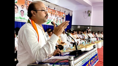 Karnataka chief minister Siddaramaiah's son Yathindra Siddaramaiah addresses the gathering during the Congress Workers' Conference organised in the wake of Lok Sabha elections, in Chamarajanagar on Friday. (Dr Yathindra Siddaramaiah-X) Karnataka chief minister Siddaramaiah's son Yathindra Siddaramaiah addresses the gathering during the Congress Workers' Conference organised in the wake of Lok Sabha elections, in Chamarajanagar on Friday. (Dr Yathindra Siddaramaiah-X)