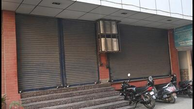 Police booked several officials of the chit fund firm after it suddenly shutdown operation and allegedly duped small investors. (Sakib Ali/HT Photo) Police booked several officials of the chit fund firm after it suddenly shutdown operation and allegedly duped small investors. (Sakib Ali/HT Photo)