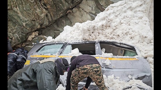 Rescue operation underway after an avalanche hit near Hung in Sonamarg on Friday. (ANI)