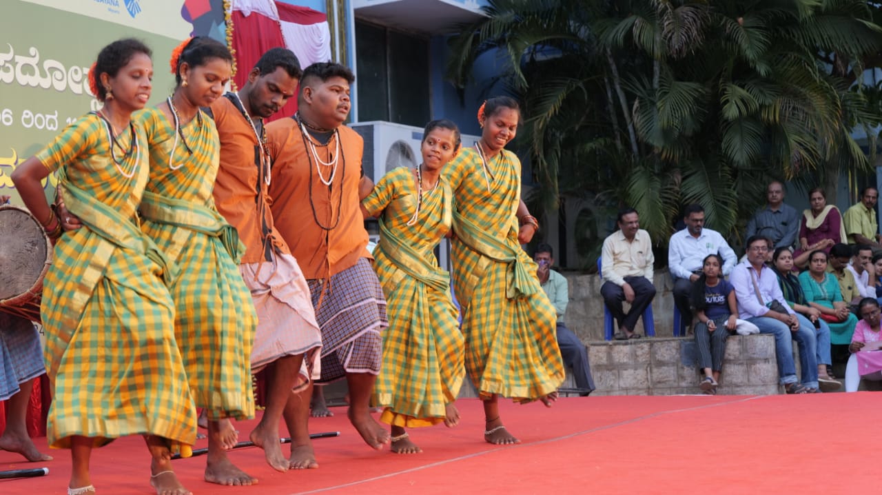 Koragara Dolu, a folk form from Udupi. (The Bahuroopi National Theatre Festival, 2024) Koragara Dolu, a folk form from Udupi. (The Bahuroopi National Theatre Festival, 2024)