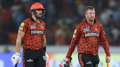 Sunrisers Hyderabad's Heinrich Klaasen and Aiden Markram walk back to the pavilion after the team's inning against Mumbai Indians (ANI)