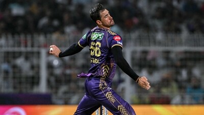 Kolkata Knight Riders' Mitchell Starc bowls during the Indian Premier League (IPL) Twenty20 cricket match between Kolkata Knight Riders and Sunrisers Hyderabad (AFP) Kolkata Knight Riders' Mitchell Starc bowls during the Indian Premier League (IPL) Twenty20 cricket match between Kolkata Knight Riders and Sunrisers Hyderabad (AFP)